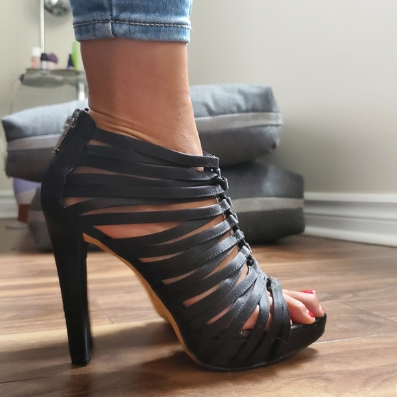 Bcbg Maxazria black sandals - Picture 2 of 4